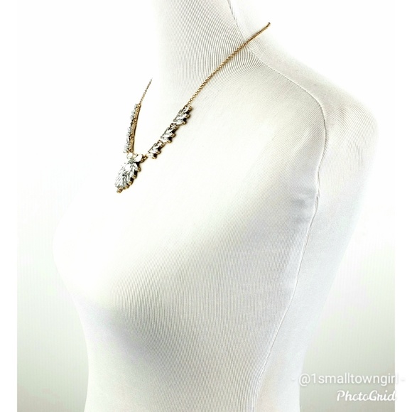 J. Crew crystal and rhinestone floral necklace 12" - Picture 5 of 8